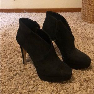 Black 5 in heels booties